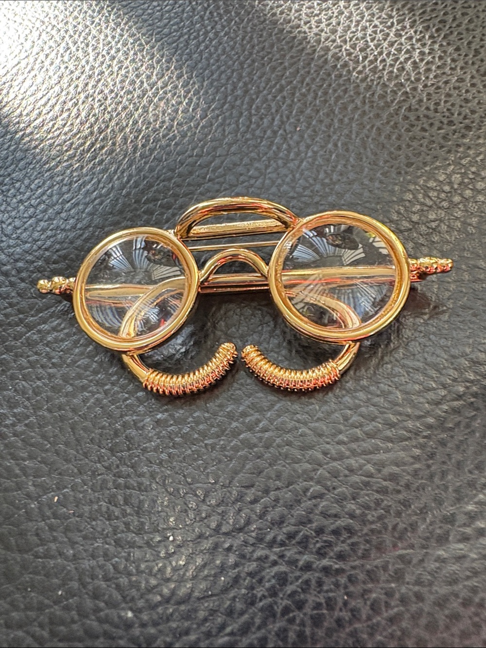 Gold Round Lens Eyeglass Brooch Pin - Vintage-Inspired